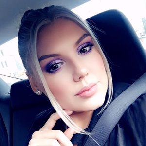 Meet your Posher, Natasia